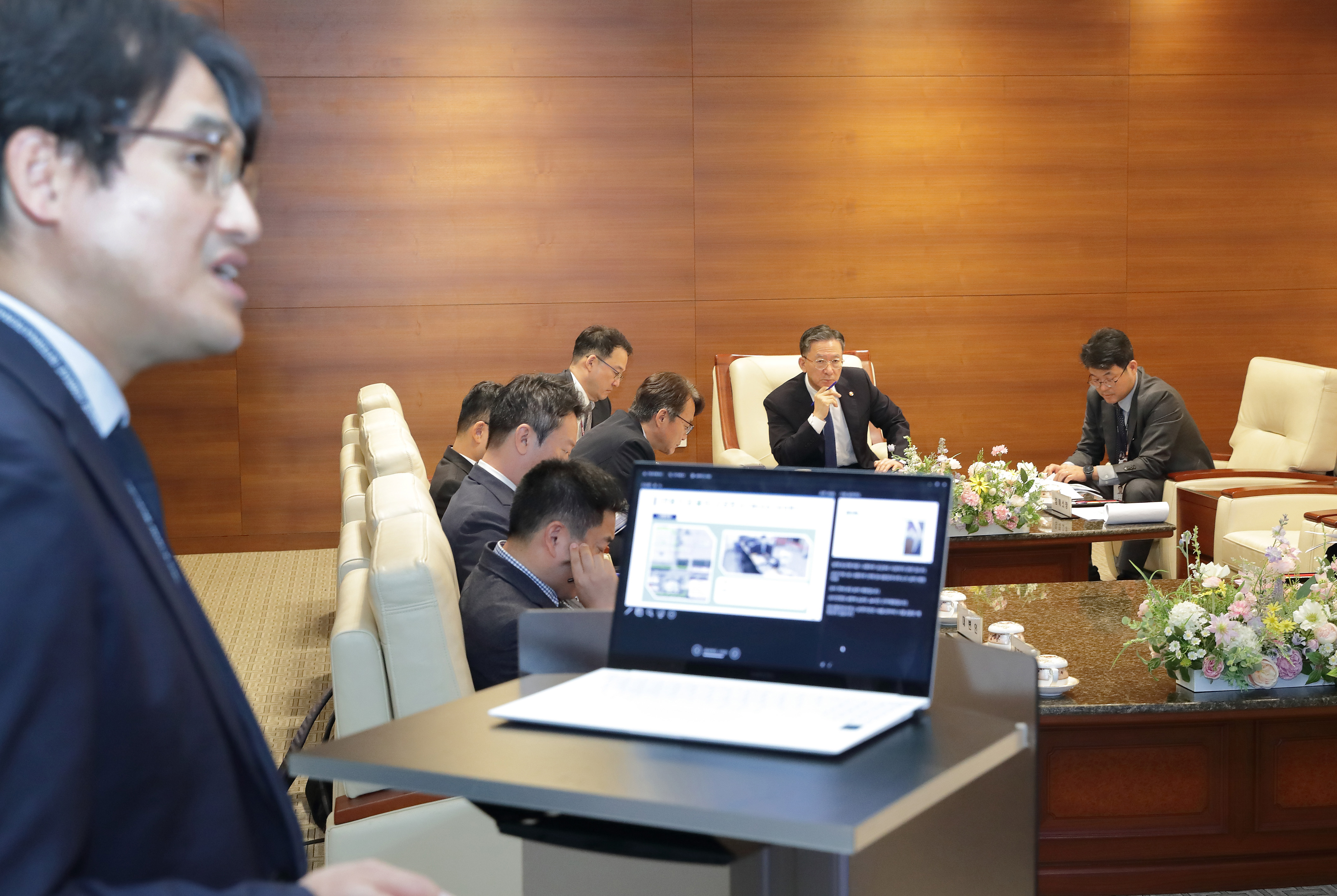 &lt;APEC 대비 김해국제공항 출입국 심사 대책 및 시설 준비상황 점검&gt; 사진1.