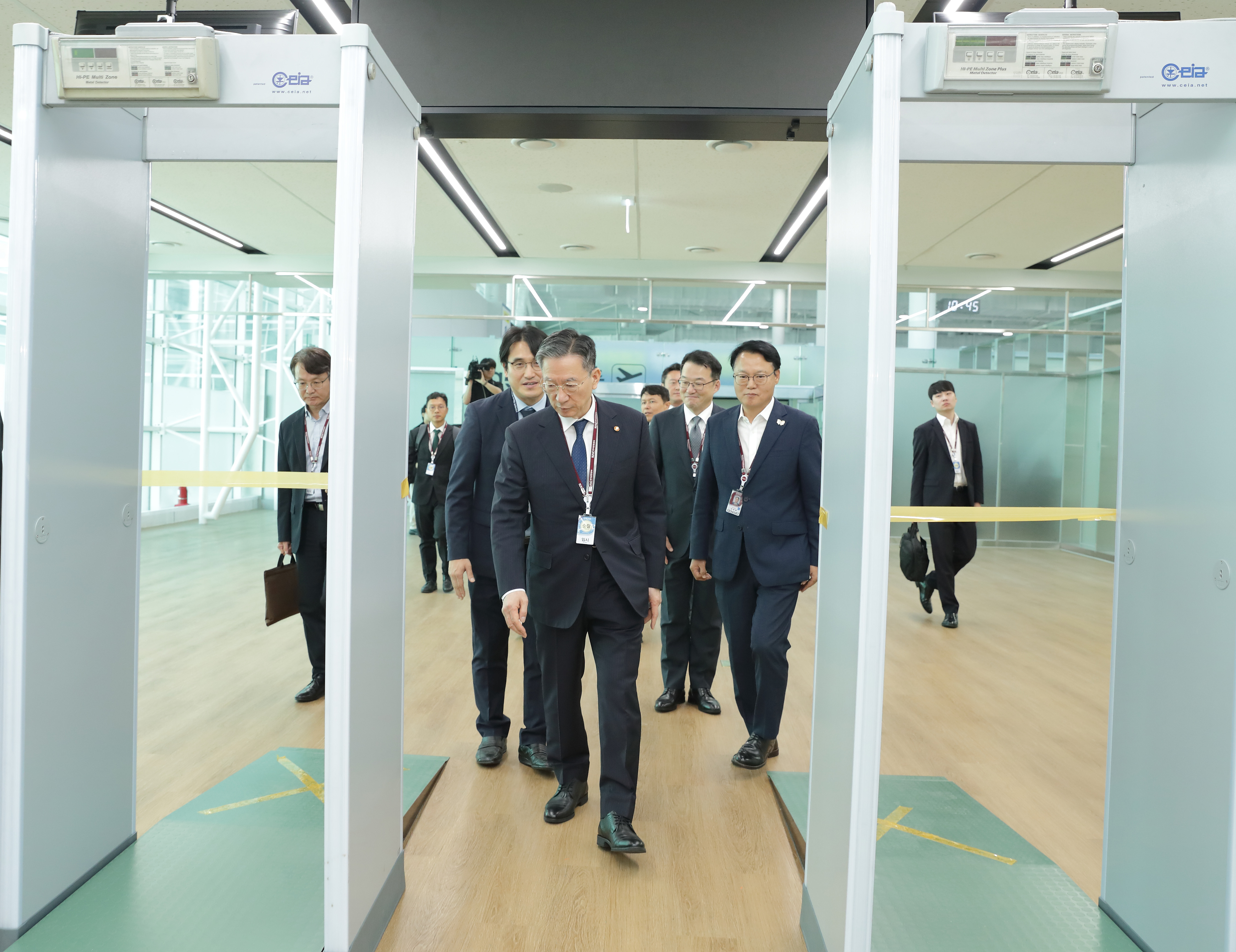 &lt;APEC 대비 김해국제공항 출입국 심사 대책 및 시설 준비상황 점검&gt; 사진4.