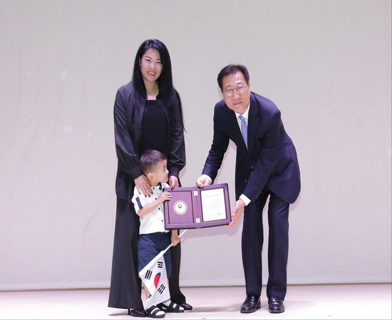 제79주년 광복절 기념 독립유공자 후손  대한민국 국적증서 수여식 이미지